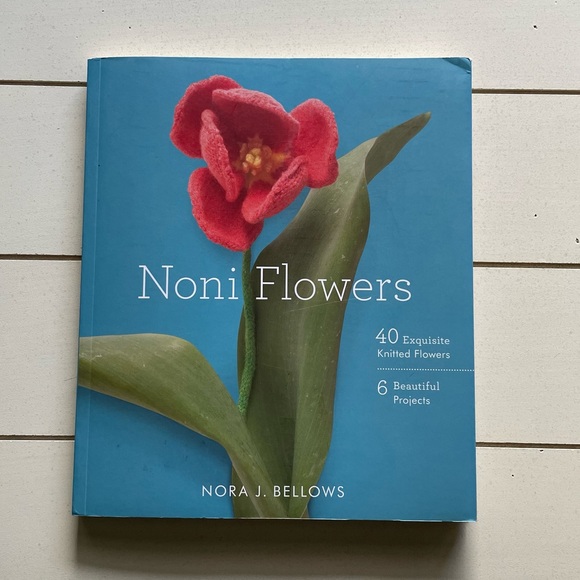 Like New Knitting & Design Book Bundle - Picture 2 of 12